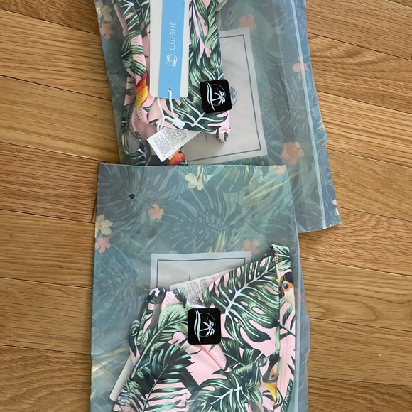 Tropical bikini - Picture 7 of 7